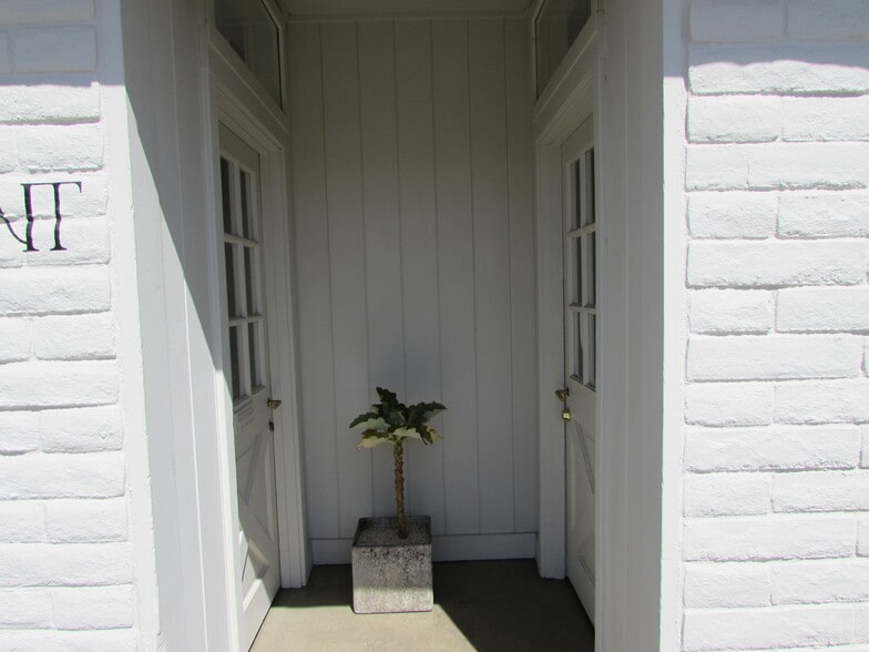 More Photos Of 13750 Center St, Carmel Valley General Retail For Lease