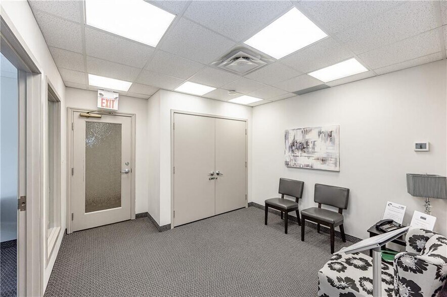 More Photos Of 2904 South Sheridan Way, Oakville Medical For Lease