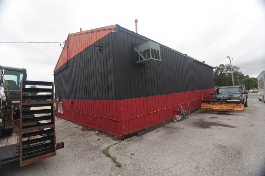 More Photos Of 4706 12th St, Rock Island Auto Dealership For Sale