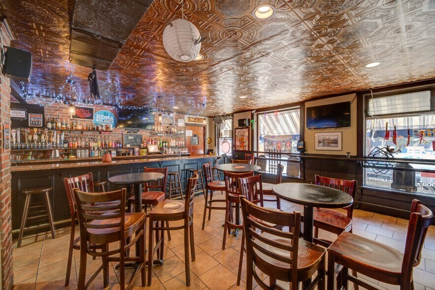More Photos Of 275 Lark St, Albany Bar For Sale