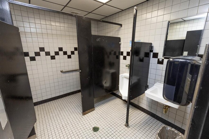 More Photos Of 12201 Albee Rd, Burt Restaurant For Sale