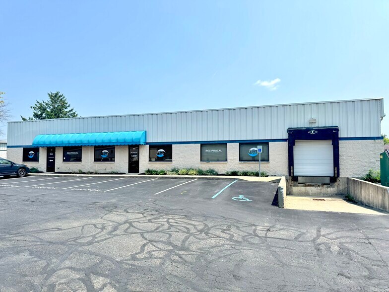 More Photos Of 15252 Stony Creek Way, Noblesville Light Distribution For Lease