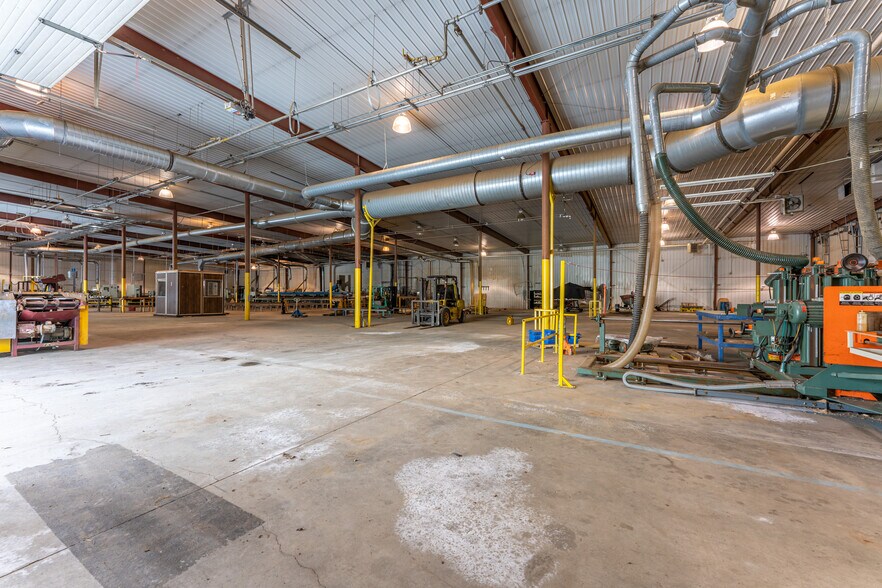 More Photos Of 4097 53 Hwy, Eveleth Manufacturing For Sale