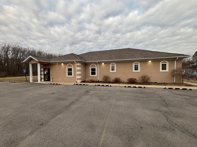 Primary Photo Of 165 W Shore Blvd, Newark Flex For Sale