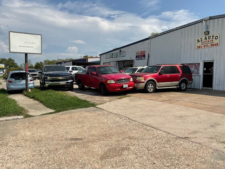 More Photos Of 1517 W Main St, La Porte Auto Repair For Sale
