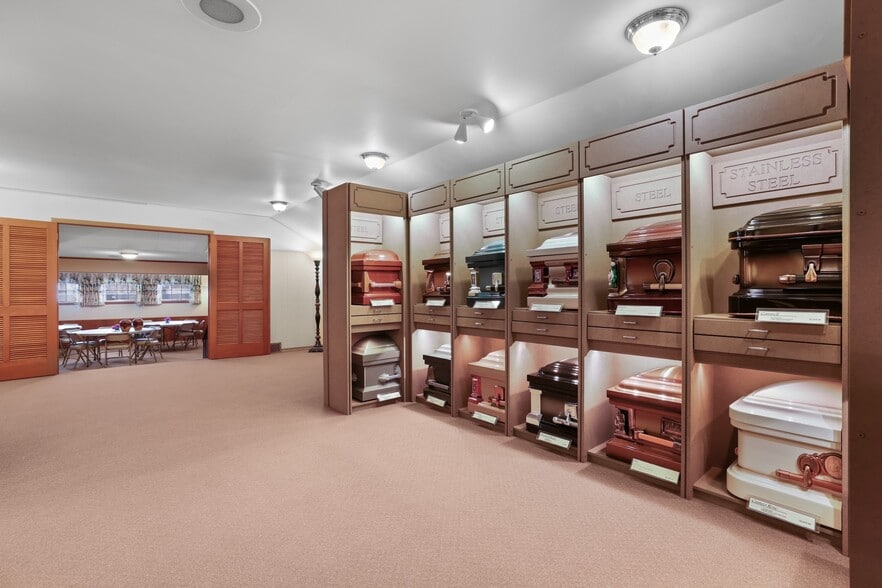 More Photos Of 520 2nd St, Excelsior Funeral Home For Sale