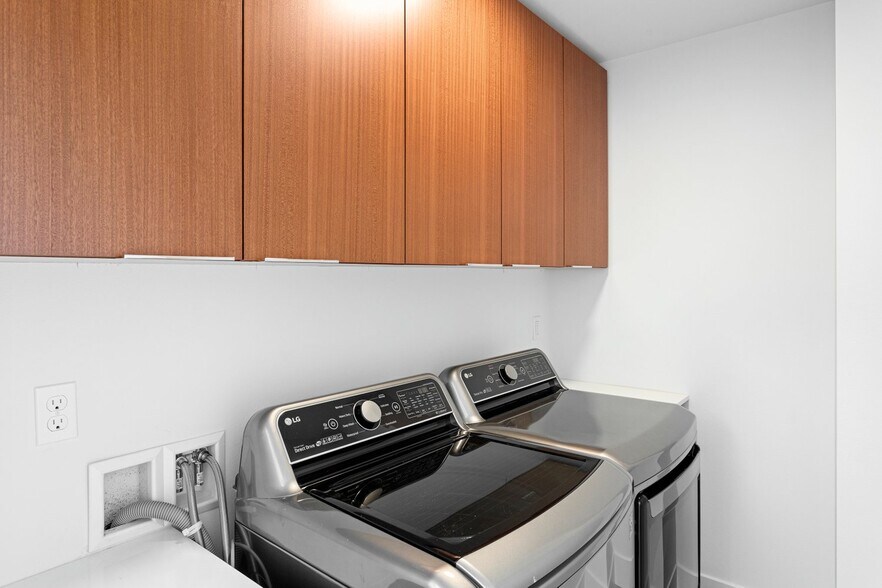 More Photos Of 4270 NE 50th St, Seattle Apartments For Sale