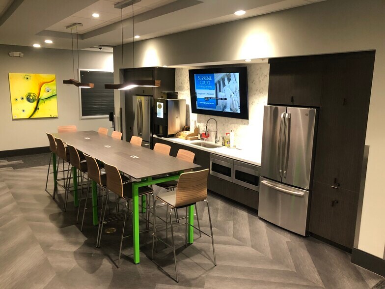 More Photos Of 10255 Commerce Dr, Carmel Coworking Space