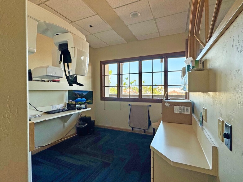 More Photos Of 1525 State St, Santa Barbara Office For Sale