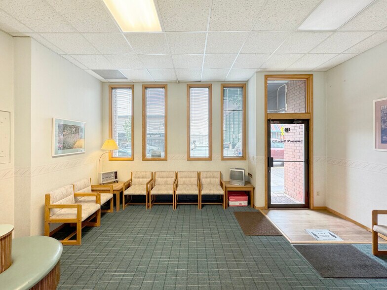 More Photos Of 114 E 1st St, Port Angeles Office For Lease