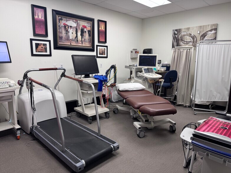 More Photos Of 2200 George Dieter Dr, El Paso Healthcare For Sale