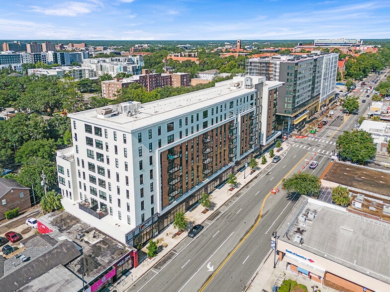 More Photos Of 1111 W University Ave, Gainesville Apartments For Lease