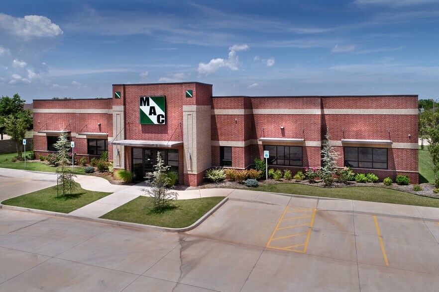 More Photos Of 25 NW 146th St, Edmond Medical For Sale