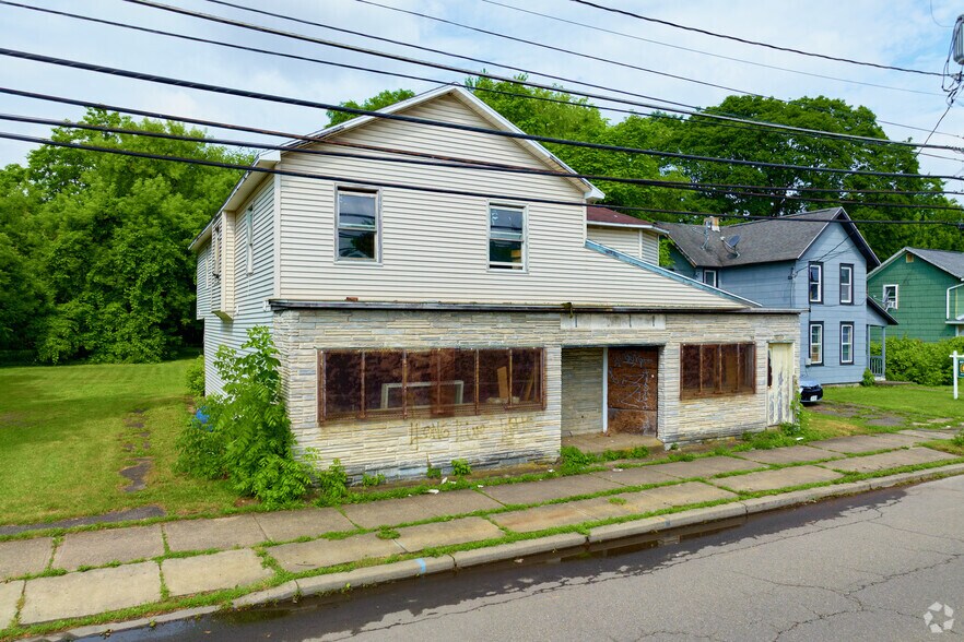 More Photos Of 754 S Main St, Elmira General Retail For Sale