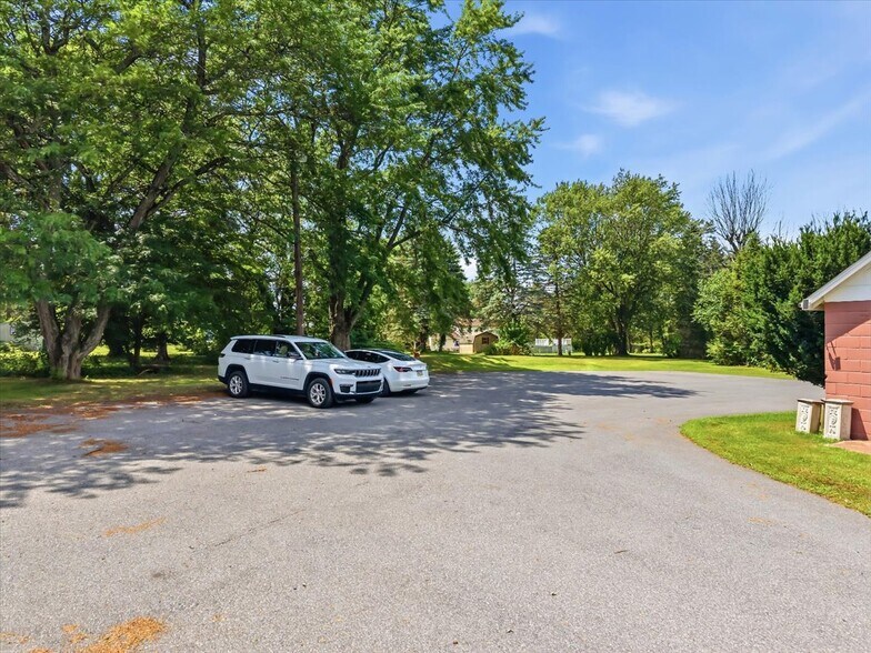 More Photos Of 402 W Moorestown Rd, Nazareth Medical For Sale