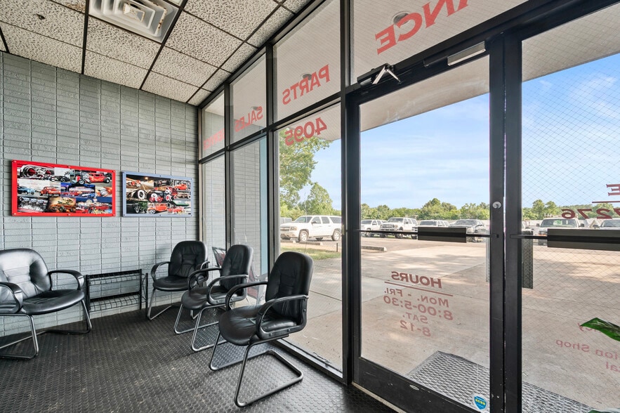 More Photos Of 4095 Old Salisbury Rd, Lexington Warehouse For Lease