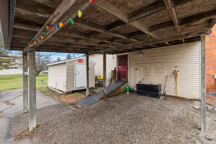 More Photos Of 3507 Palms Rd, Casco Drugstore For Sale