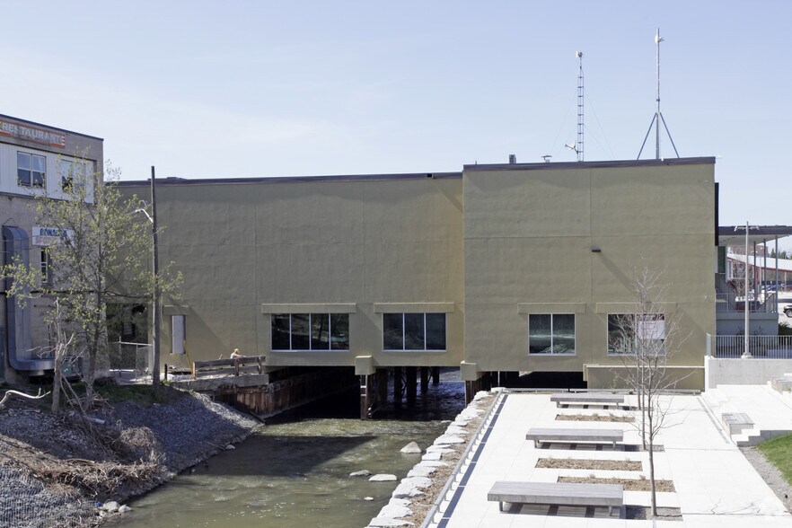 More Photos Of 247 Main St S, Newmarket Office For Lease