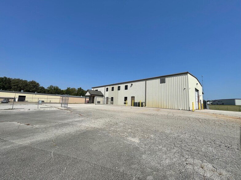 More Photos Of 10105 Hedden Rd, Evansville Warehouse For Sale