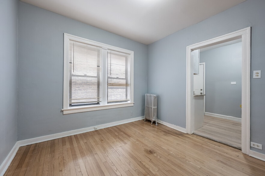 More Photos Of 4408-4414 S Drexel Blvd, Chicago Apartments For Sale