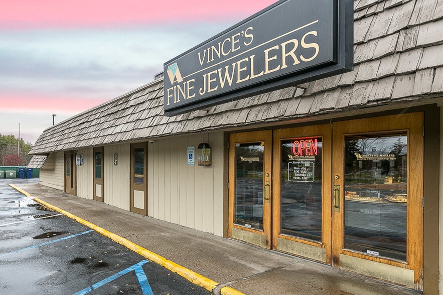 More Photos Of 2006-2024 S Airport Rd W, Traverse City Freestanding For Lease