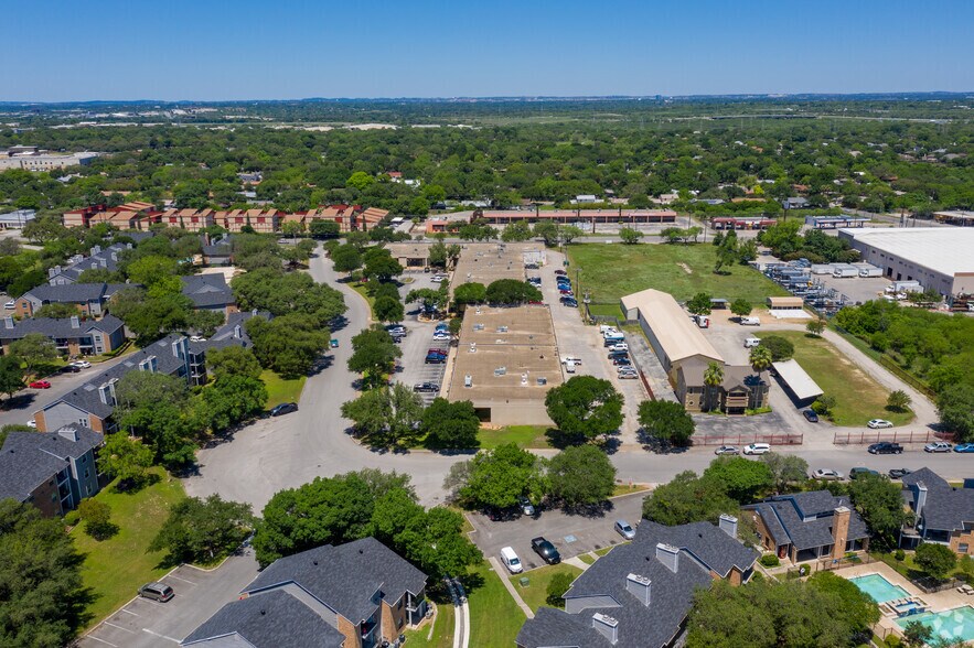 More Photos Of 3300 Nacogdoches Rd, San Antonio Flex For Lease