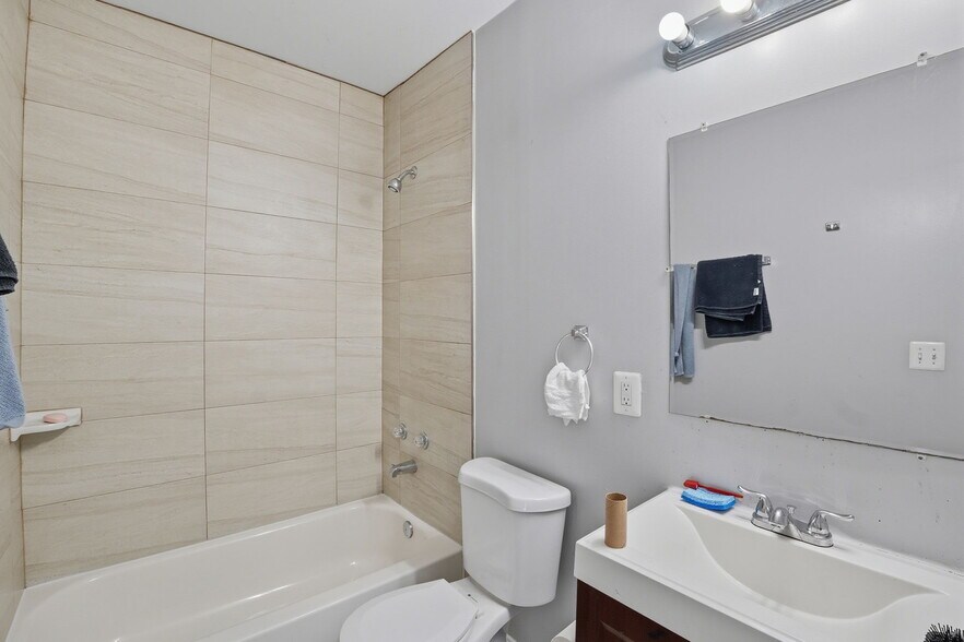 More Photos Of 1500 Columbia Rd NW, Washington Apartments For Sale