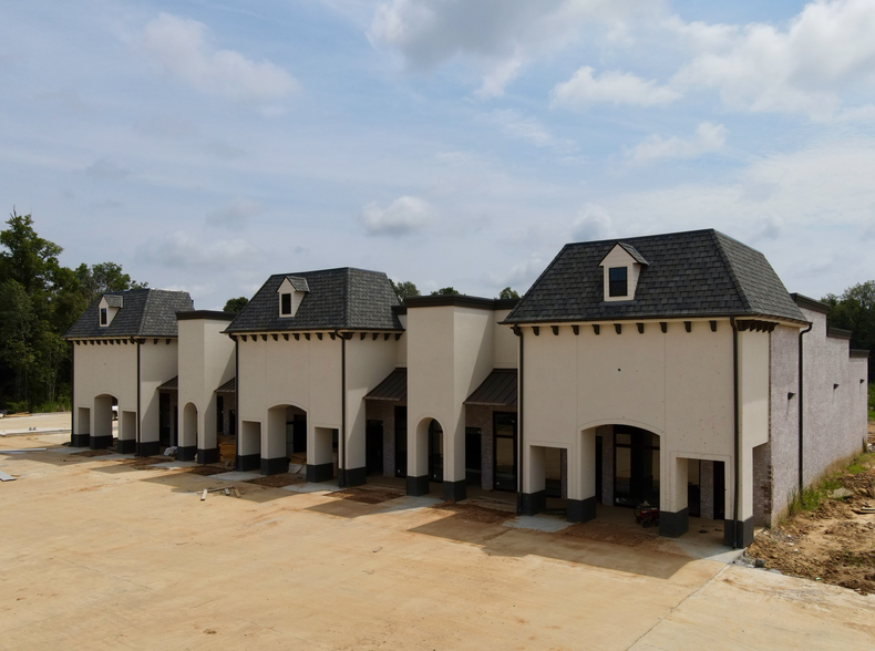 Primary Photo Of Calhoun Station Parkway, Gluckstadt Restaurant For Lease