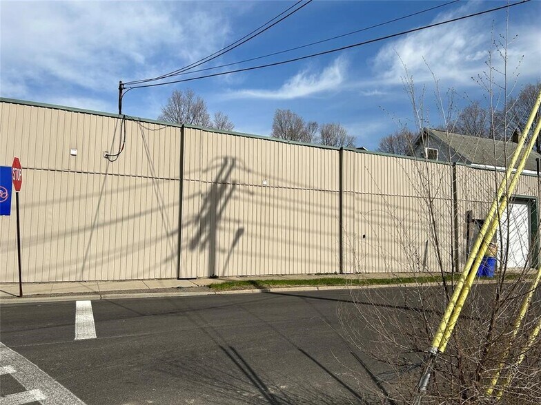More Photos Of 300 North St, Endicott Warehouse For Sale