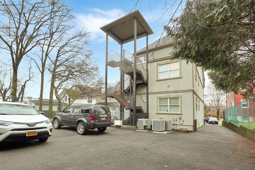 More Photos Of 1086 Forest Ave, Staten Island Medical For Lease