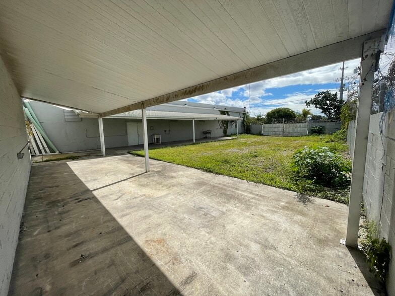 More Photos Of 5731 SW 23rd St, West Park Auto Repair For Lease