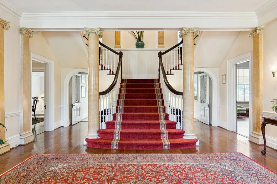 More Photos Of 6809 Airlie Rd, Warrenton Hotel For Sale