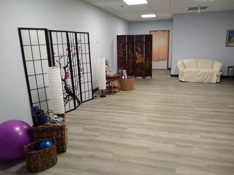 More Photos Of 140 Point Judith Rd, Narragansett Storefront Retail Office For Sale