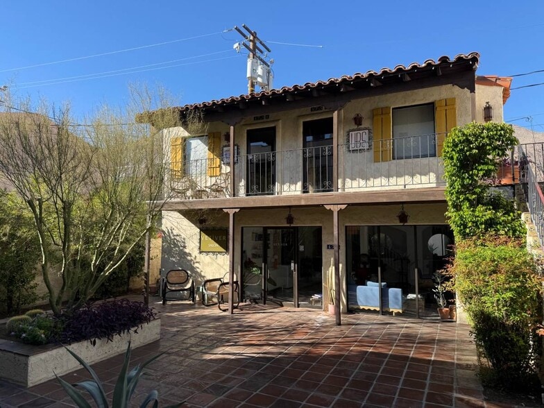 More Photos Of 463-477 N Palm Canyon Dr, Palm Springs Storefront Retail Office For Lease