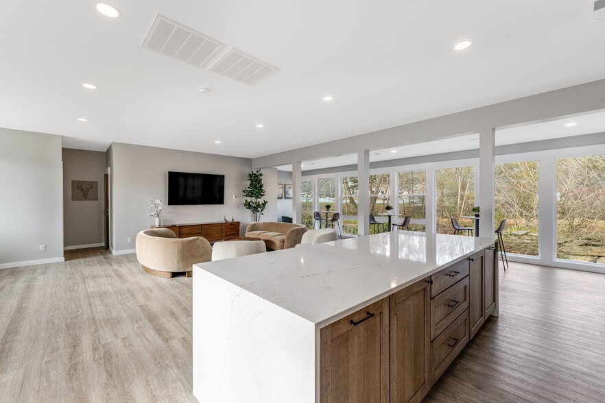 More Photos Of 4102 Soco Rd, Maggie Valley Hotel For Sale