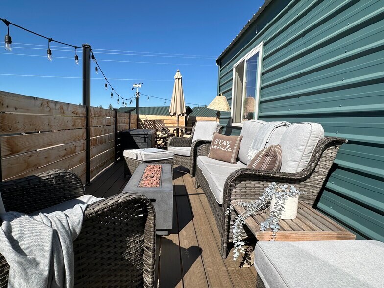 More Photos Of 592 N Sisters Park Ct, Sisters Flex For Sale