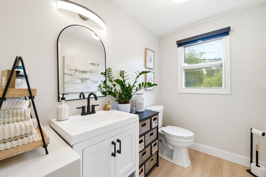 More Photos Of 6936 N Ruggles Ferry Pike, Knoxville General Retail For Sale
