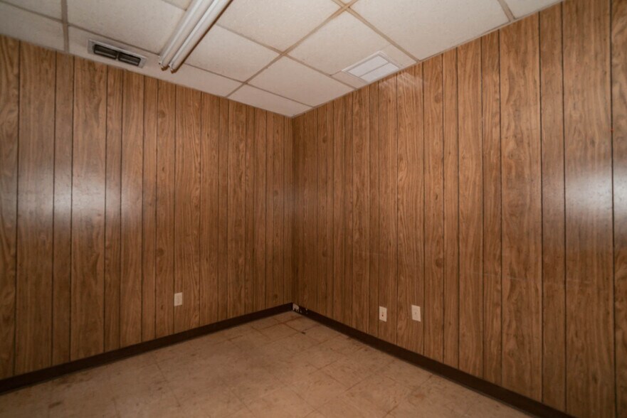 More Photos Of 717 E Loop 281, Longview Industrial For Lease
