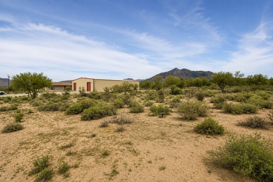 More Photos Of 34755 N 51st St, Cave Creek Warehouse For Lease