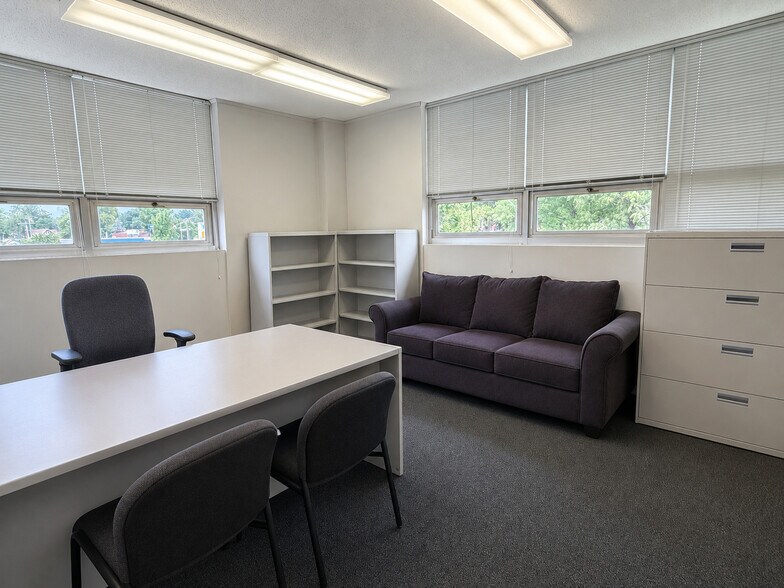 More Photos Of 3245 Hampton Ave, Saint Louis Office For Sale
