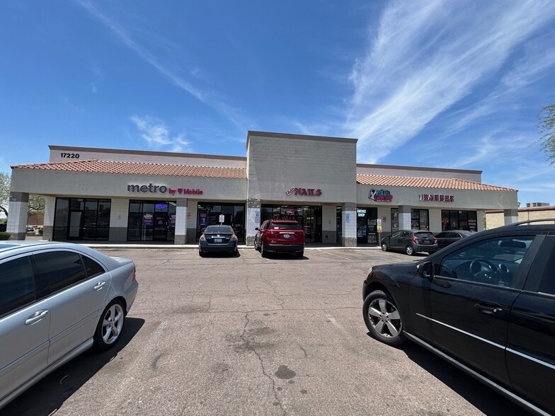 More Photos Of 17220 N 19th Ave, Phoenix General Retail For Lease