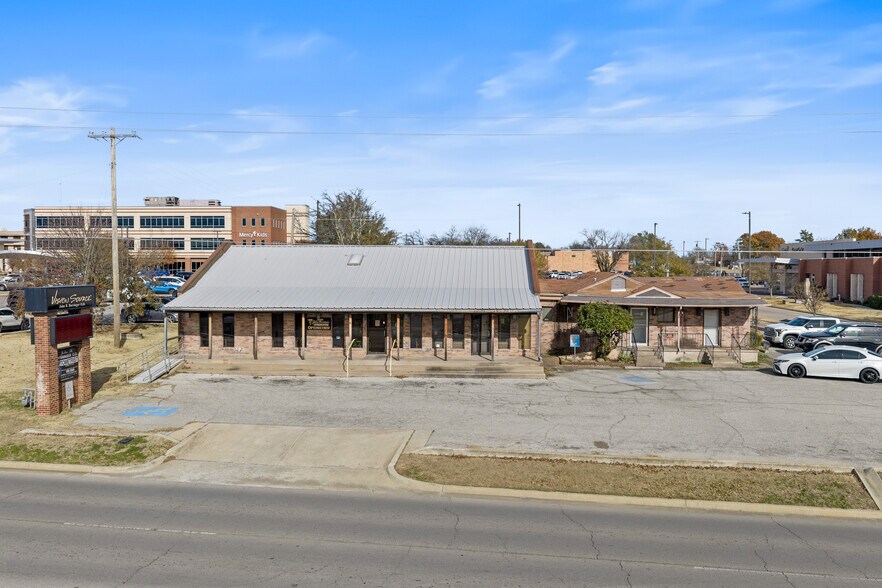 More Photos Of 715 12th Ave NW, Ardmore Medical For Sale