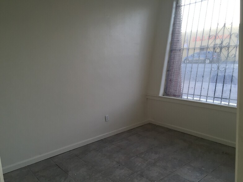 More Photos Of 7406-7408 S Western Ave, Los Angeles Medical For Lease