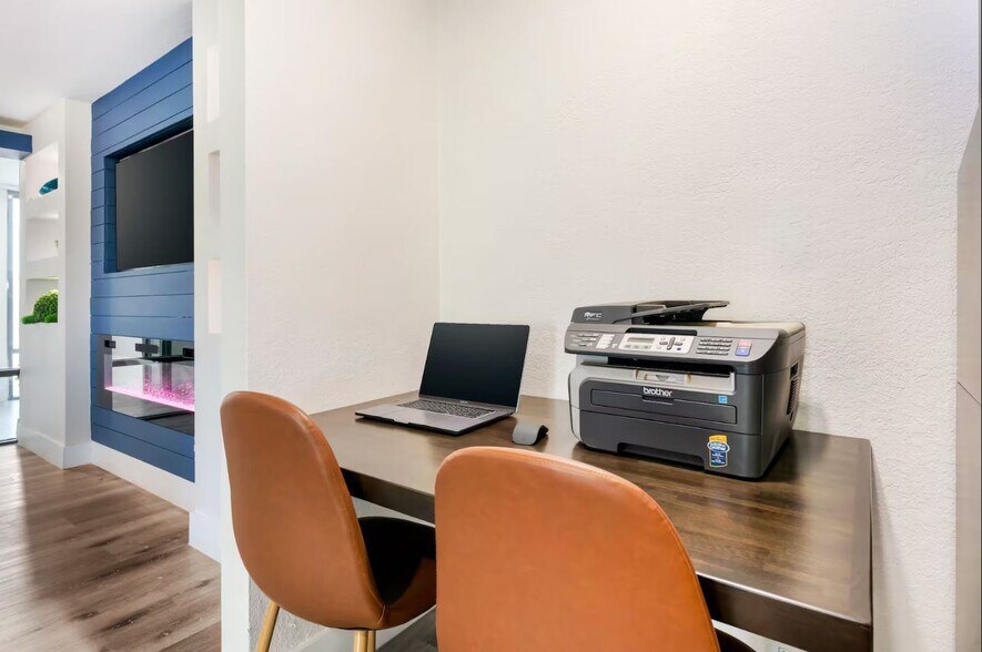 More Photos Of 1850 W Landstreet Rd, Orlando Hotel For Sale