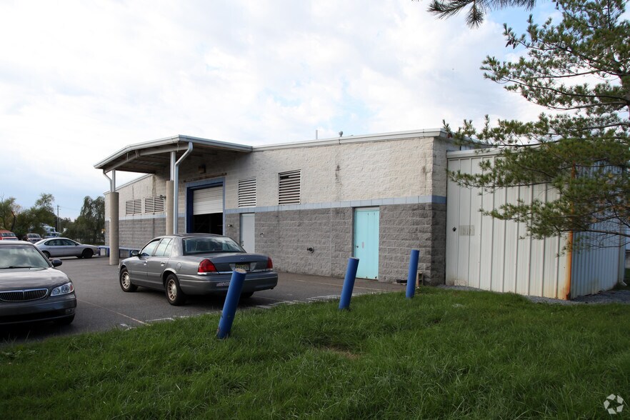 More Photos Of 11 Southgate Blvd, New Castle Manufacturing For Sale