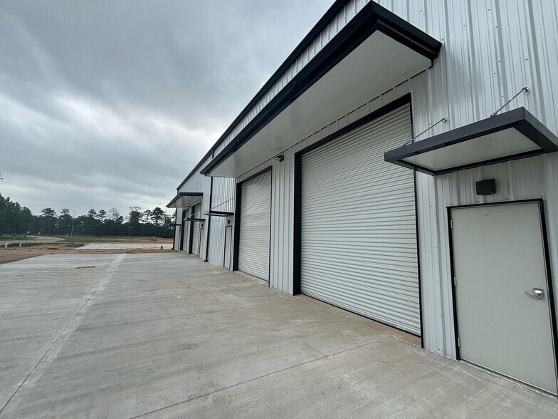 More Photos Of 25903 Elmfield Dr, Spring Flex For Lease