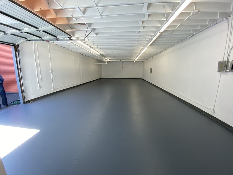 More Photos Of 936-938 S Amphlett Blvd, San Mateo Warehouse For Lease