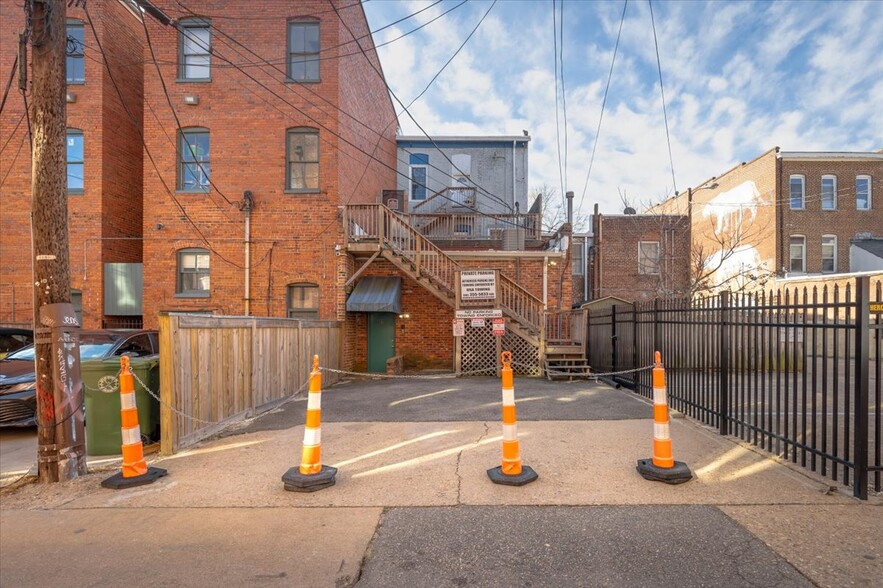 More Photos Of 206 W Broad St, Richmond Office Residential For Lease