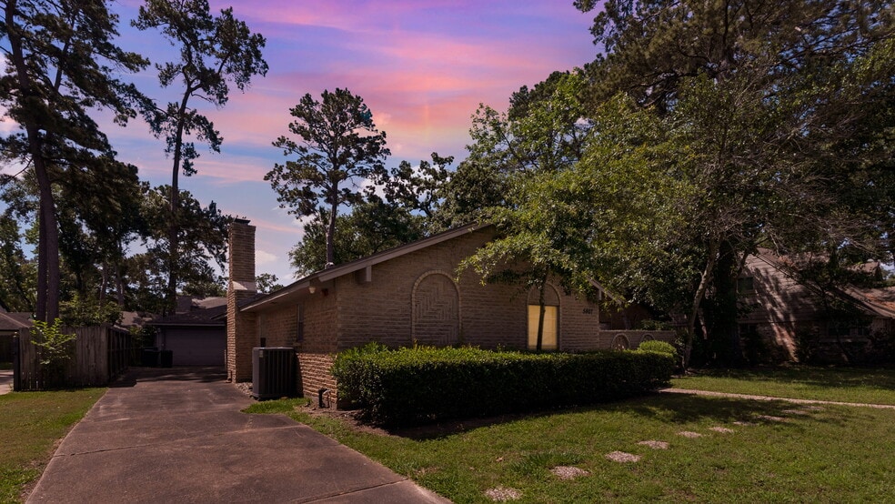 More Photos Of 5807 Old Lodge Dr, Houston Assisted Living For Sale