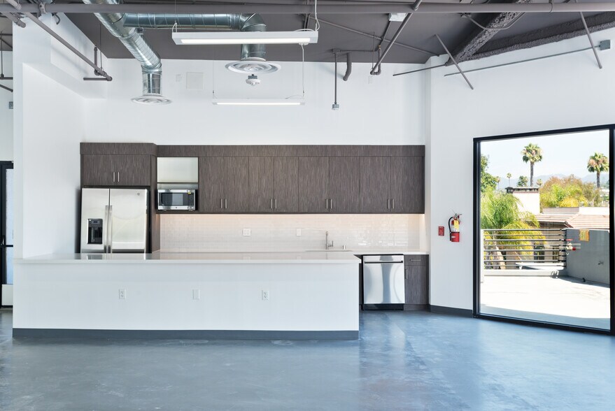More Photos Of 1545 26th St, Santa Monica Loft Creative Space For Lease